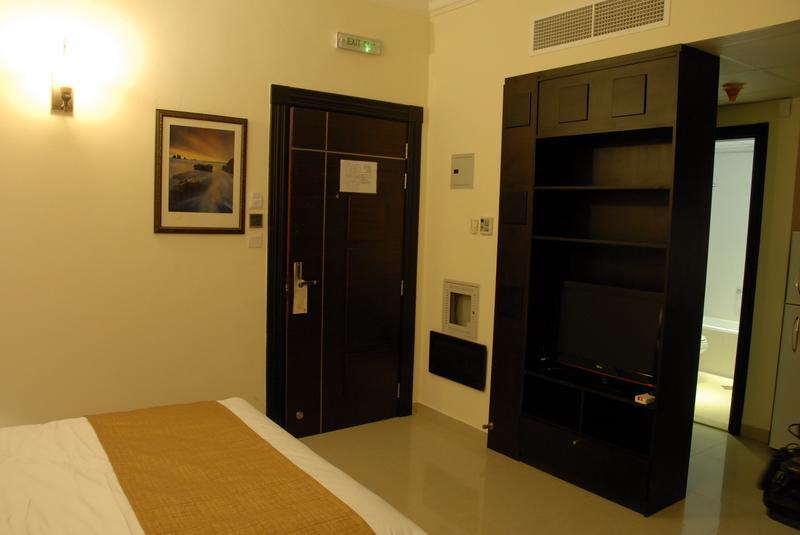 Al Hayat Hotel Suites Sharjah Bagian luar foto
